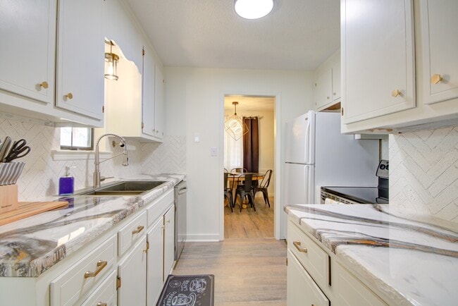 Primary Photo - 785 Dan Tibbs Rd NW