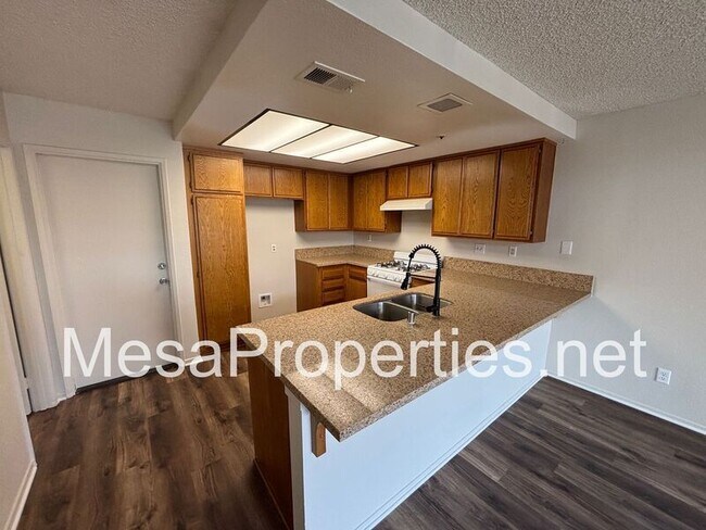 Building Photo - 14721 Cinnamon Dr