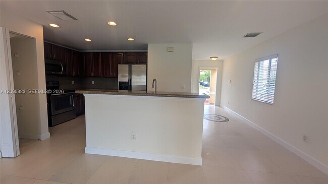 Building Photo - 5910 Royal Way