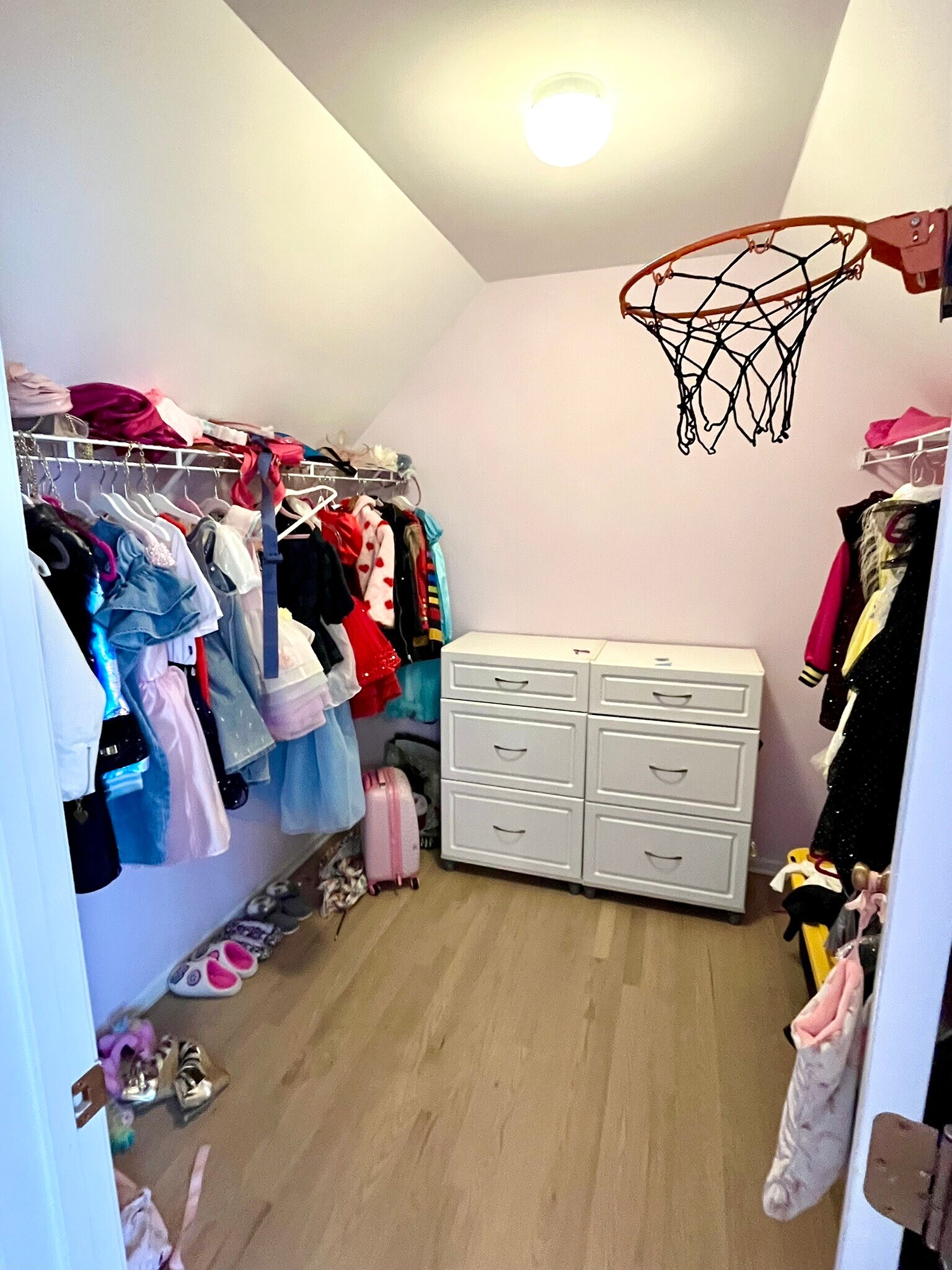 Building Photo - 4311 Camelot Cir