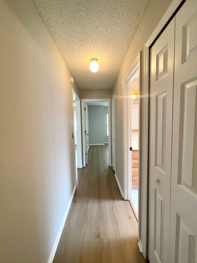 Building Photo - 3/2 ALAFAYA WOODS ADORABLE HOME in OVIEDO!