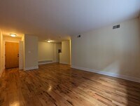 Building Photo - 555 W Arlington Pl