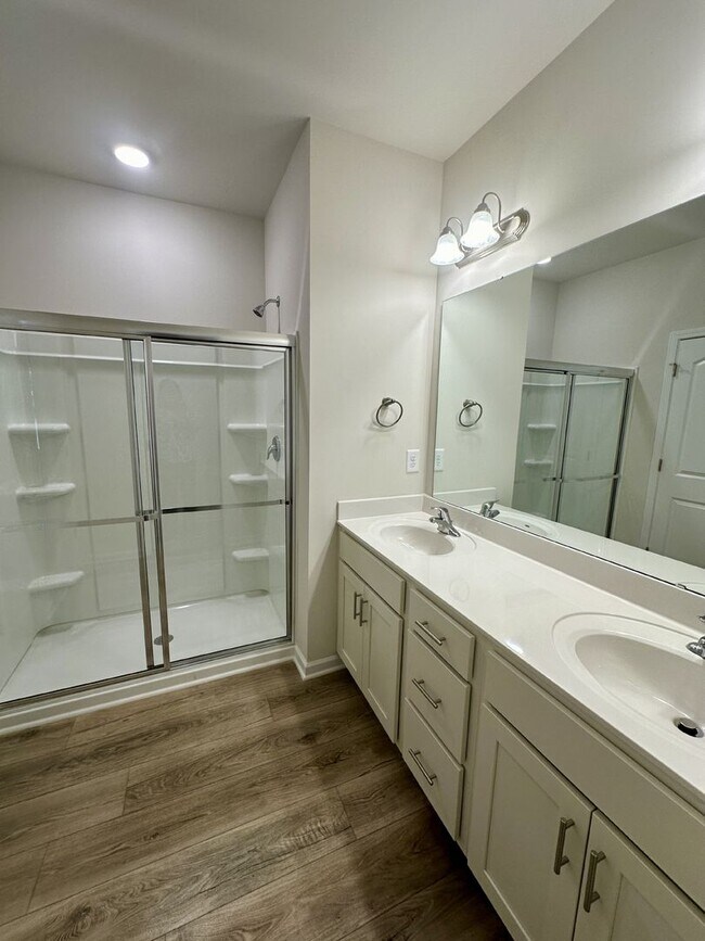 Building Photo - Nice 2BR/2BA