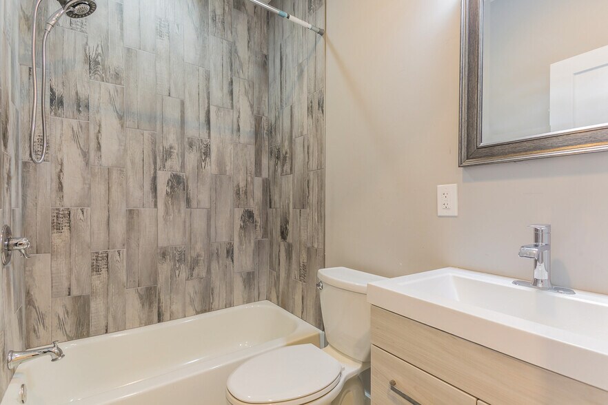 Building Photo - 1321 N 19th St