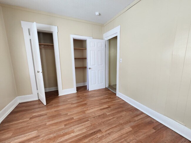 Building Photo - 395 Sherman Ave