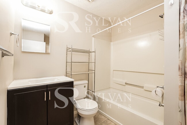 Building Photo - Lease today! No extra charge for contentme...