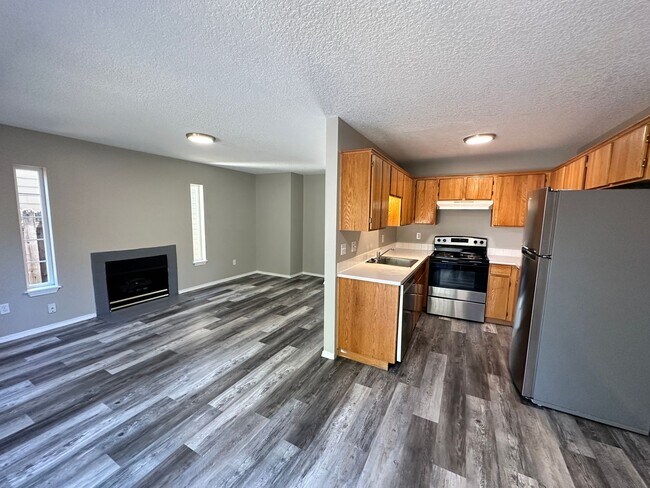 Building Photo - Lydia Court Duplex