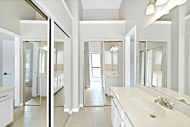 Building Photo - 17490 Meandering Way