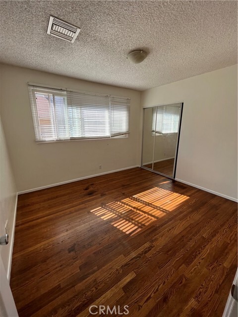 Building Photo - 3833 W 105th St