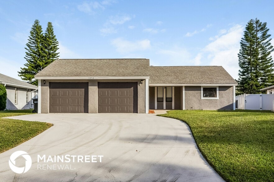 Primary Photo - 1253 Paradise Way