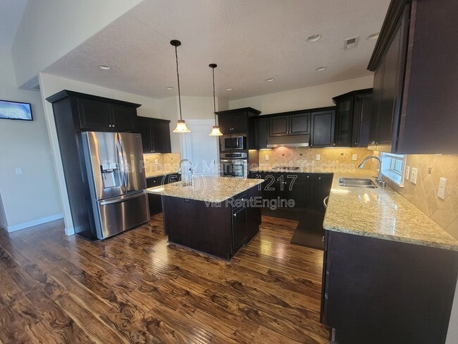 Building Photo - 2348 W 49th Ave