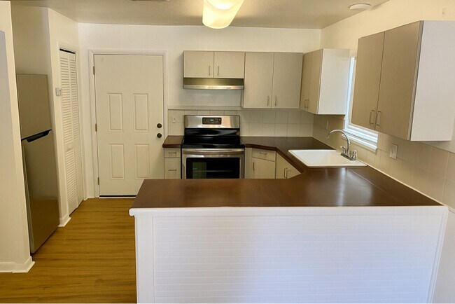 Primary Photo - 3220 SW 26 Way