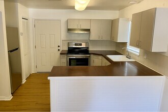 Building Photo - 3220 SW 26 Way