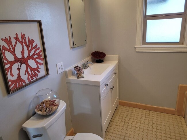 Building Photo - Charming 3 bedroom House in San Bruno