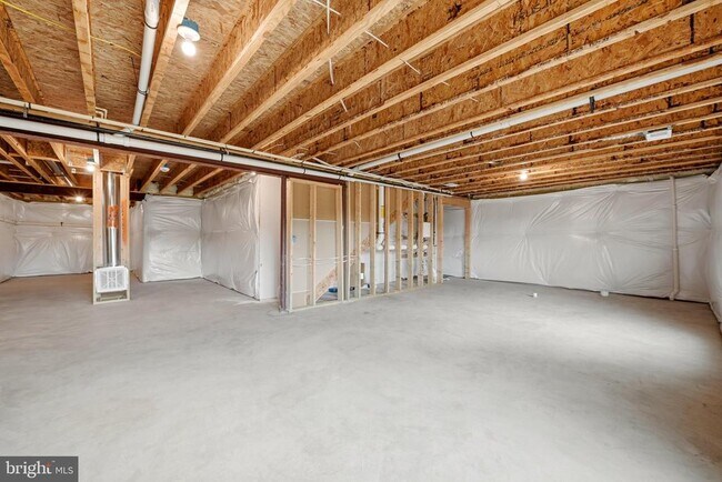 Building Photo - 102 Curtain Fall Dr