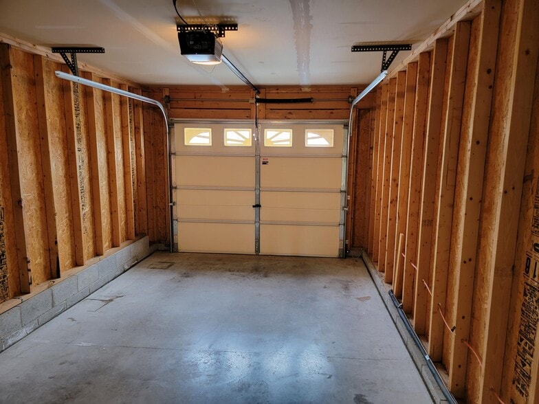 Building Photo - 56 Gable Dr