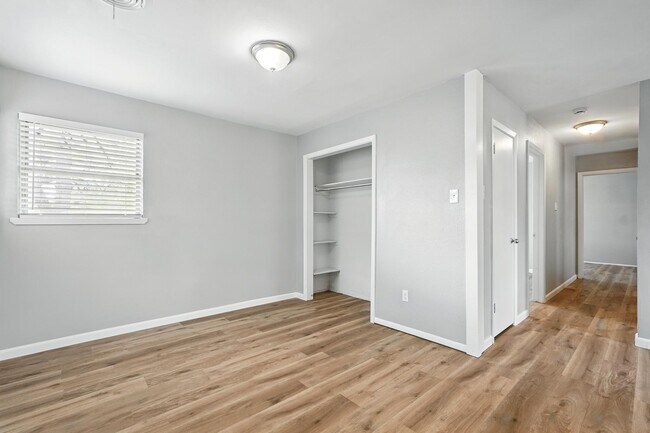 Building Photo - 5107 Durango Dr