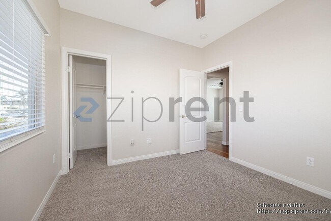 Building Photo - 490 Graves Ave