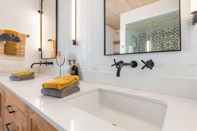 Building Photo - 9498 Alborado Rd