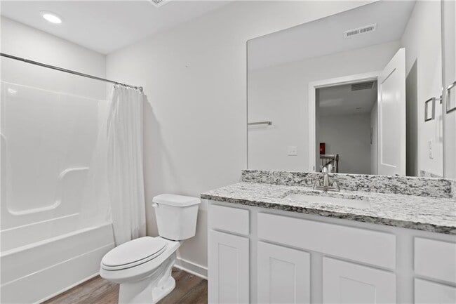 Building Photo - 3540 Station Dr