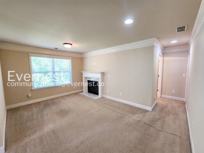 Building Photo - 1656 Danbury Parc Pl