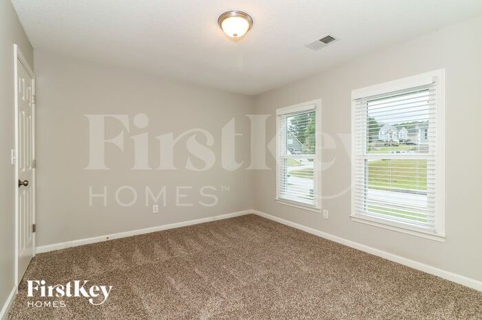 Building Photo - 191 Hunters Creek St