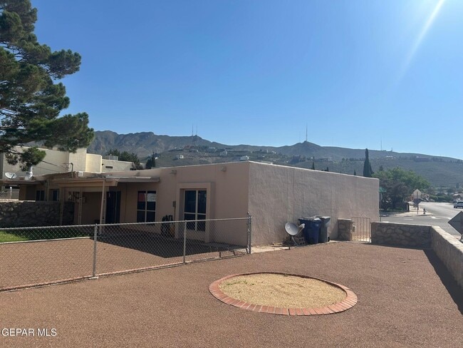 Building Photo - 3601 Okeefe Dr