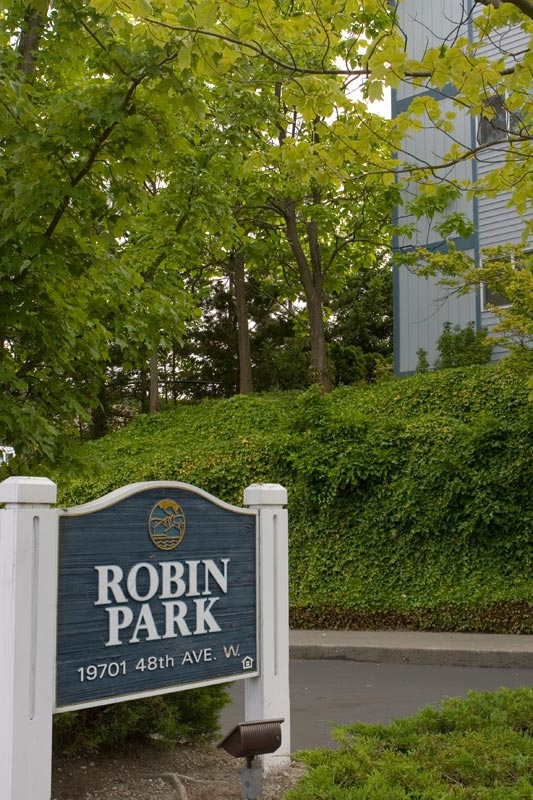 Primary Photo - Robin Park