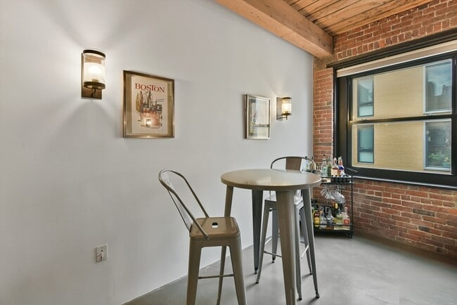 Building Photo - 90 Wareham St