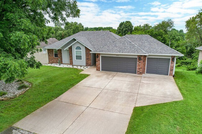 LUXURY COMING SOON! 4-Bedroom, 3-Bath Hom... - LUXURY COMING SOON!  4-Bedroom, 3-Bath Hom...