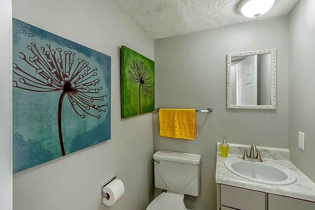 Half bath - 9 Fordyce Mnr