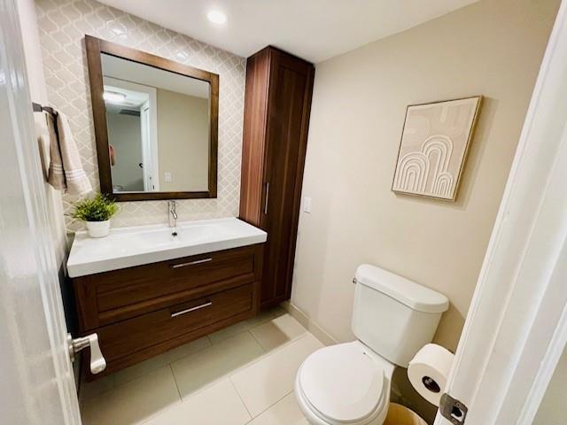 Building Photo - 3150 N Palm Aire Dr