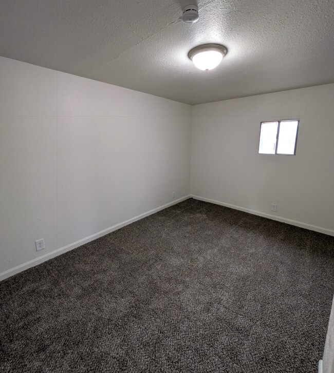 Building Photo - 2 Bed - 1 Bath in Golden!