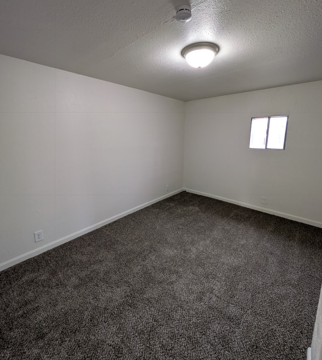 Building Photo - 8th15905