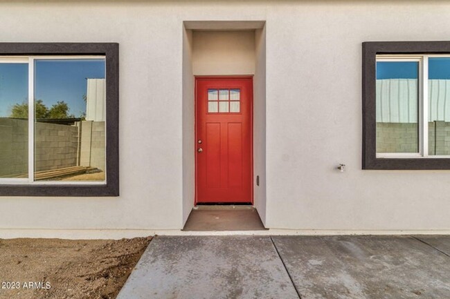 Primary Photo - 2746 W Pima St