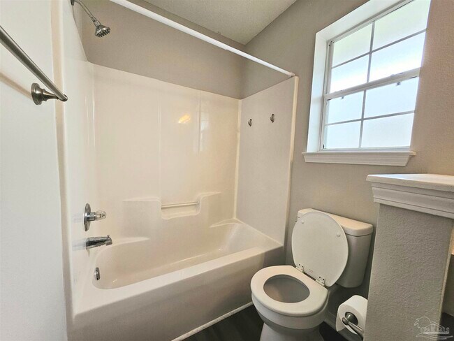 Building Photo - 3331 Two Sisters Wy