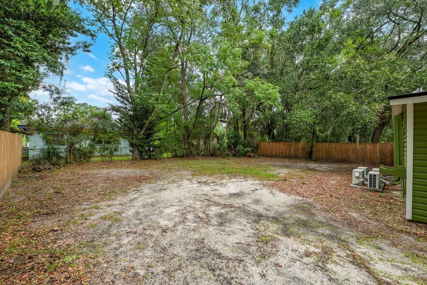 Building Photo - 8514 Oak Leaf Rd