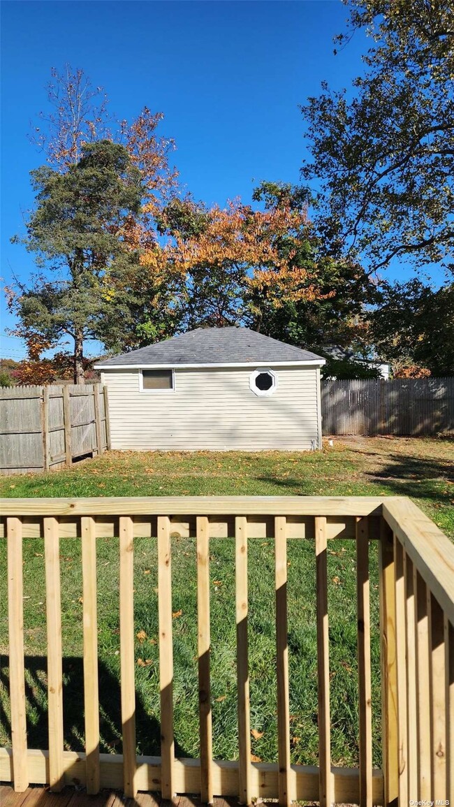 Building Photo - 169 Bayview Dr