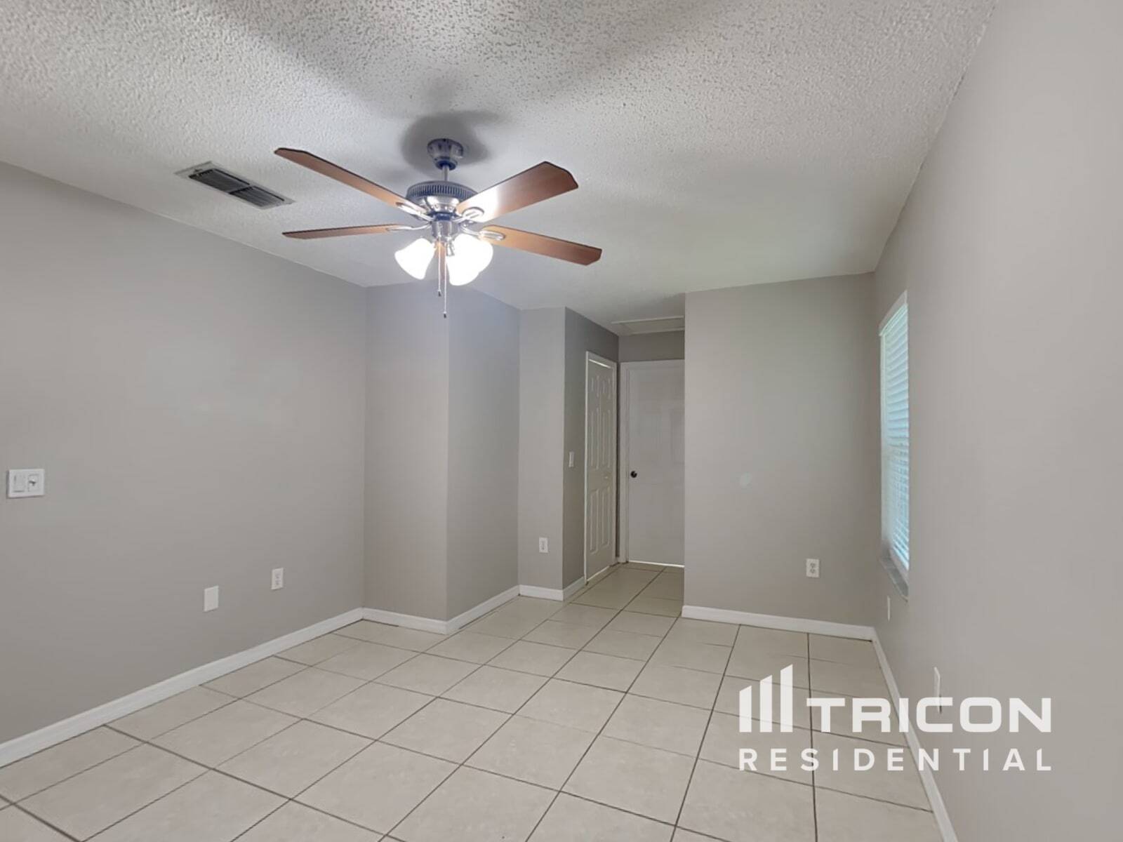 Building Photo - 24 Pineland Ln