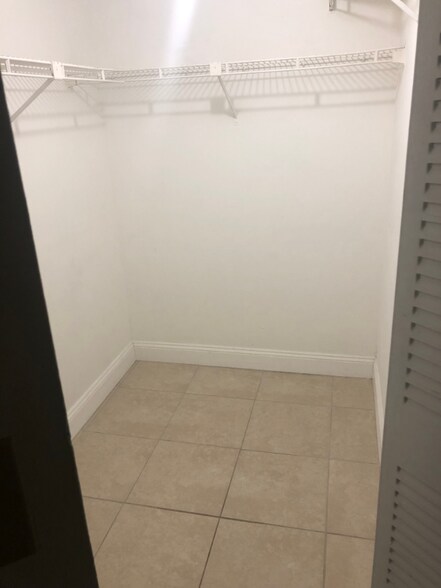 Building Photo - 2445 SW 18th Terrace