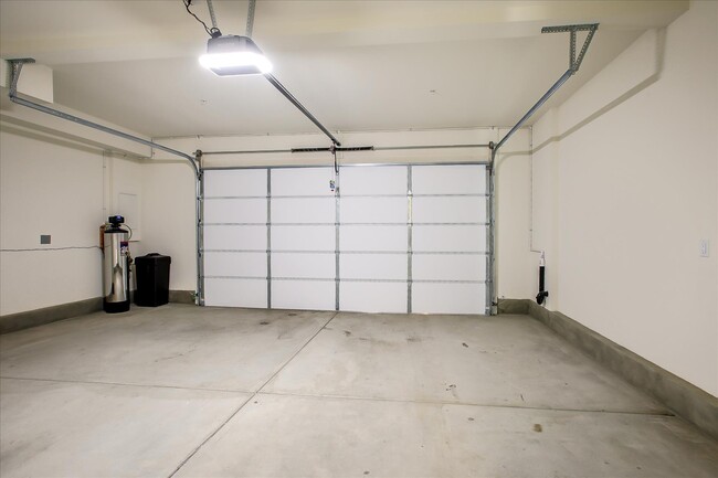 Building Photo - 28 Hideaway Loop