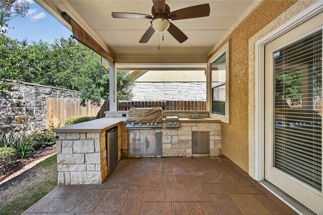 Building Photo - 15512 Interlachen Dr