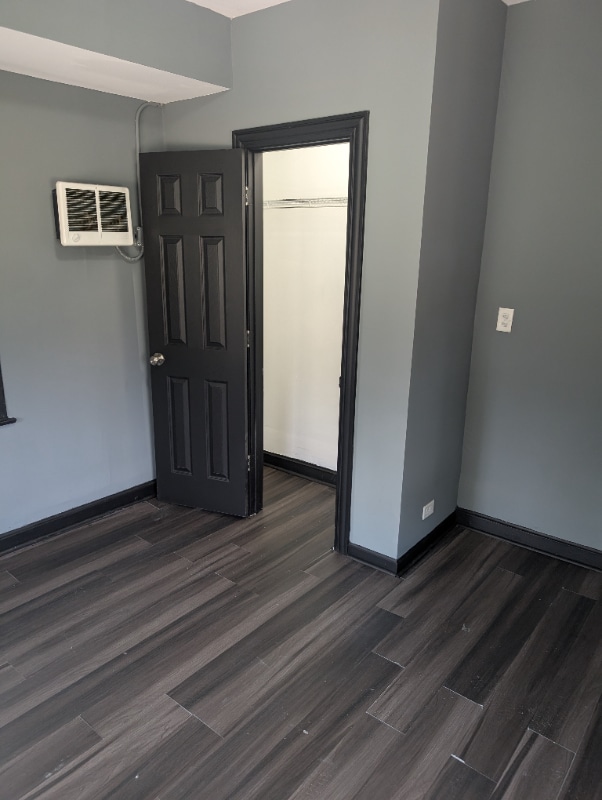 Building Photo - 1221 S Avers Ave