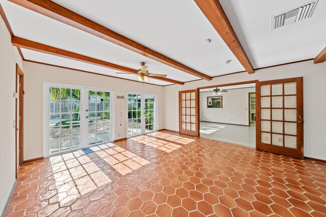 Building Photo - 129 Alhambra Pl
