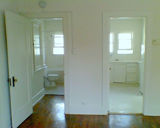 Building Photo - Coming Soon! Charming Studio 1/2 Block Fro...