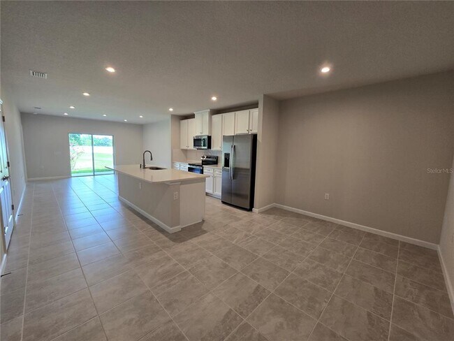 Building Photo - 456 Voltaire Dr