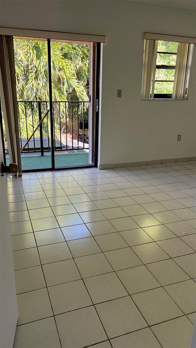 Building Photo - 1745 W 58th St