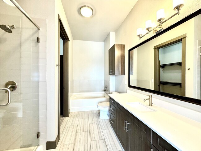 Building Photo - 5454 Washington Ave