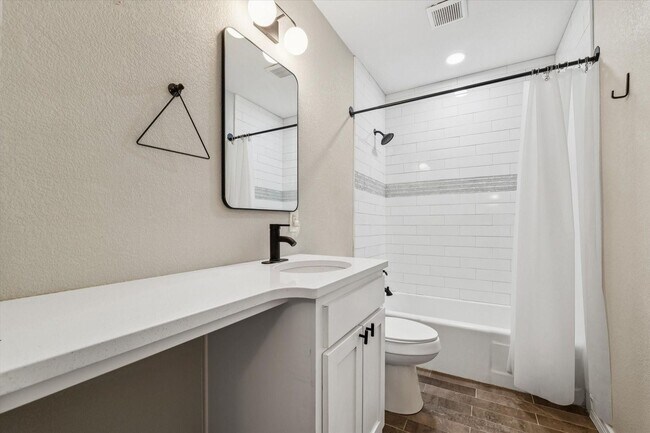 Building Photo - 2BR/1BA Home for Lease – Great Neighborhood