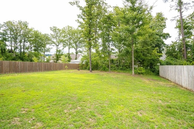 Building Photo - 1725 Oakvale Dr